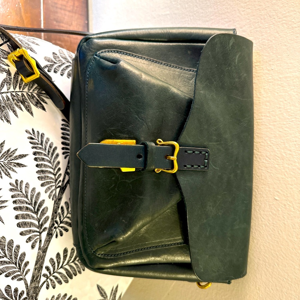 Isla Crossbody bag features a classic slim silhouette making it a must have.